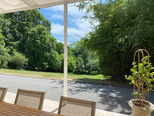 Zahrada ubytování Manoir et Appartements avec piscine au Domaine de Bize Mirepoix