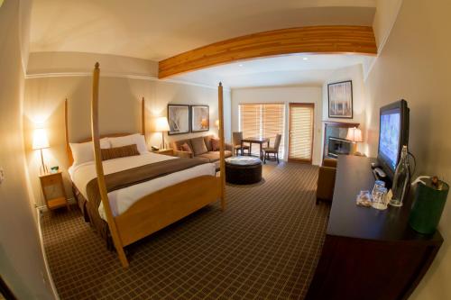 Gallery image of Pine Ridge Inn in Bend