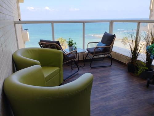 Gallery image of Ten Steps To The sea 4BR And Balcony in Bat Yam