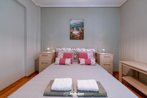 Posteľ alebo postele v izbe v ubytovaní HELIANTHOS VILLA - APARTMENT No1