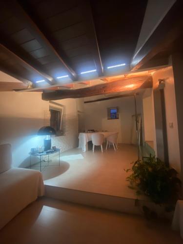 A television and/or entertainment centre at La casa di Angelina