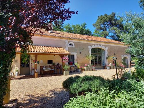 Gallery image of La Maison Verte in Siorac-de-Ribérac