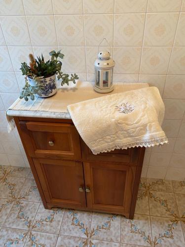 A bathroom at Lander Residence