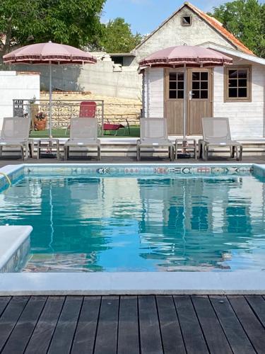 Kolam renang di atau dekat dengan Villa Lady Stone