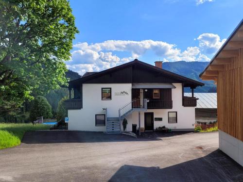 Nespecifikovaný výhled na hory nebo výhled na hory při pohledu z apartmánu