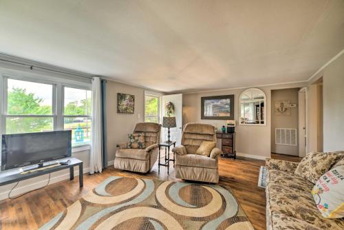 Gallery image of Cheerful Grand Rivers Cottage, half Mi to Lake in Grand Rivers