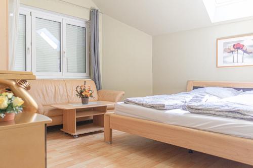 a bedroom with a bed and a window at Exquisite Shared Villa - Your Private Room in this Beautiful Home in Vienna