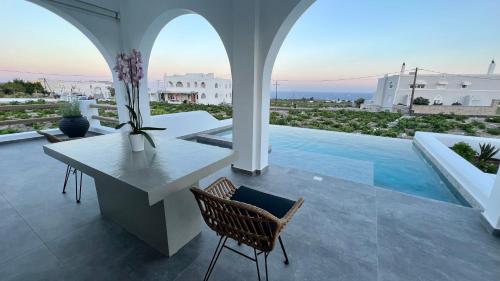Πισίνα στο ή κοντά στο Vineyard Exclusive Suites