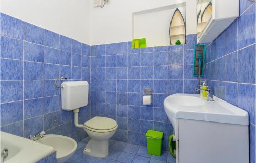 Kupatilo u objektu Stunning Apartment In Gabonjin With 1 Bedrooms And Wifi