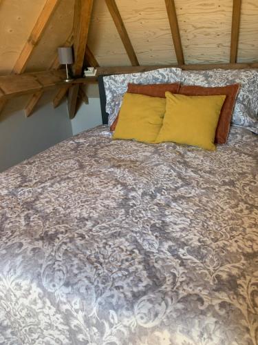 Postel nebo postele na pokoji v ubytování Het Dijkje Utrecht