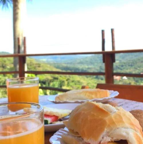 Đồ ăn tại/gần nhà khách