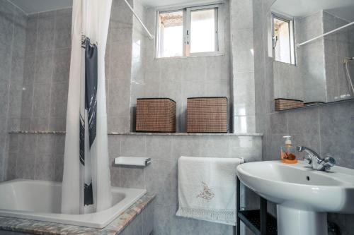 Ванная комната в Casa en Muros con preciosas vistas al mar