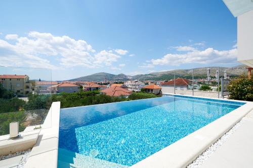 Villa Trogir 2 tesisinde veya buraya yakın yüzme havuzu