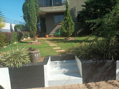 Jacuzzi City Home – Photos 3