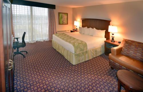 Rosen Inn Closest to Universal Image