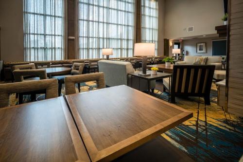 Ristorante o altro punto ristoro di Staybridge Suites - Summerville by IHG