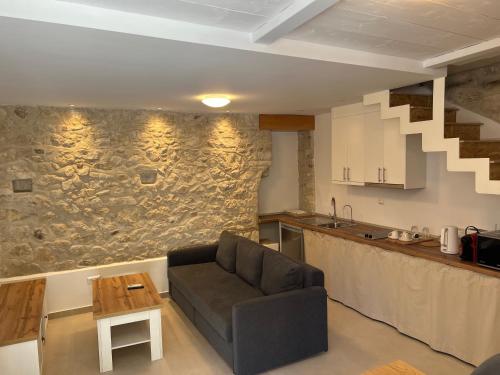 Kuchyňa alebo kuchynka v ubytovaní NJ Corfu Astro Apartments