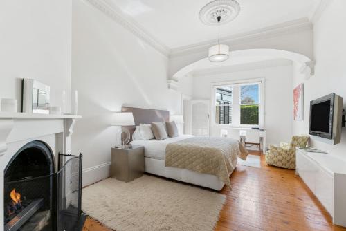 Televisyen dan/atau pusat hiburan di Colhurst House