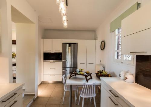 Azzuro Beach House - On the Beach & Private Pool, by ZanteWize