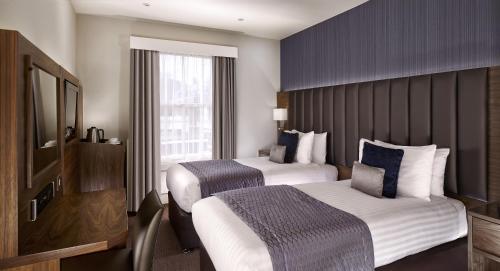 Club Twin Room