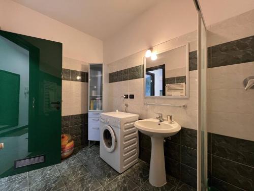 Vonios kambarys apgyvendinimo įstaigoje JOIVY Oreste s Apartment