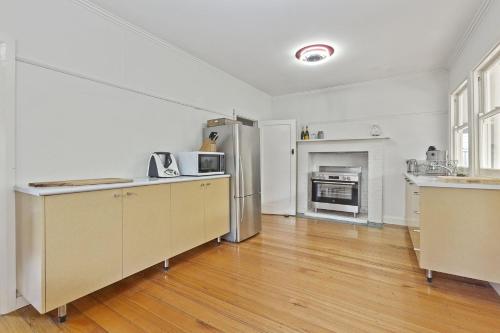 Nhà bếp/bếp nhỏ tại Milville