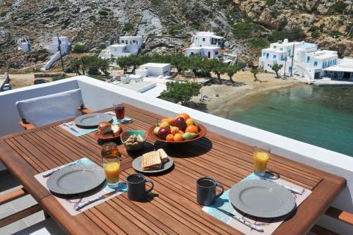 Gallery image of Droufakos’ home, Lux seafront apartment w. View in Sifnos
