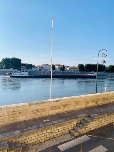 Gallery image of Sur les quais... in Arles