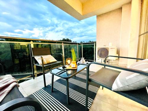 Balkoni atau teres di Forest View Apartment