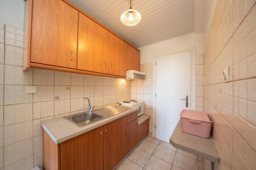 Lorenzo House Apartments tesisinde mutfak veya mini mutfak