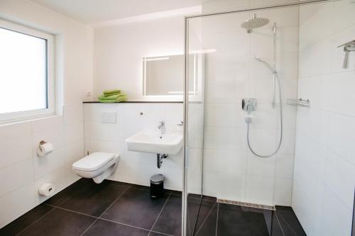 Ένα μπάνιο στο Ferienwohnung "Kleine Auszeit" EG-R