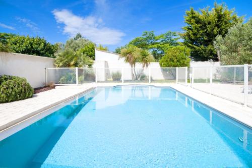\"MORANDE\" grande maison avec Piscine Chauffée