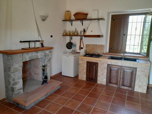 A kitchen or kitchenette at Villa Mattia