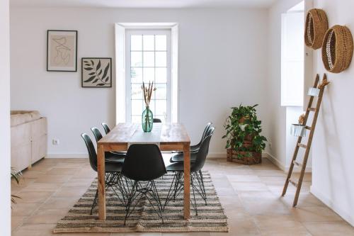 Coin repas dans cette maison de vacances