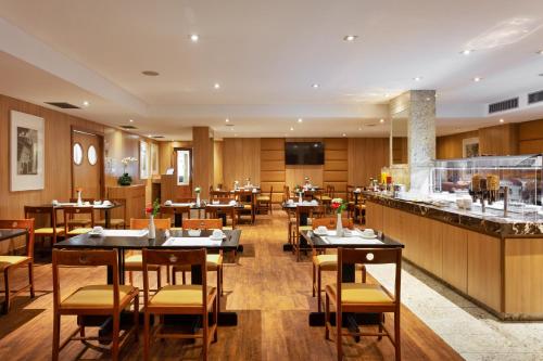 Restoran atau tempat lain untuk makan di Windsor Copa Hotel