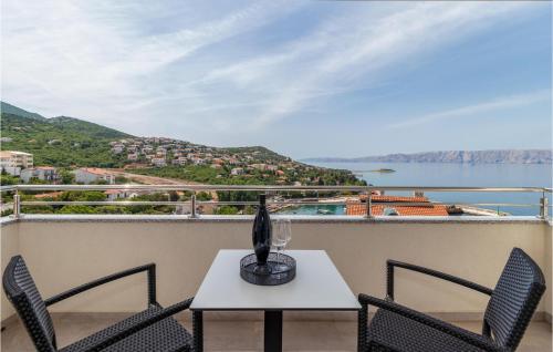 Cozy Apartment In Klenovica With Wifi