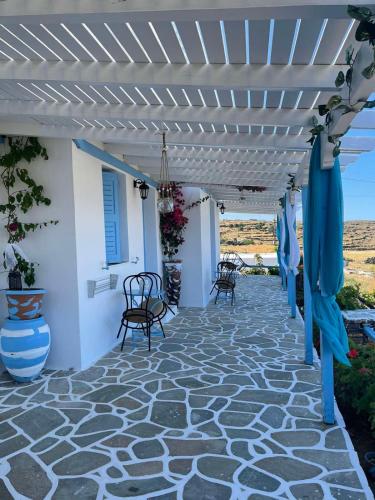 Gallery image of Mihaela Apartments Sifnos in Faros