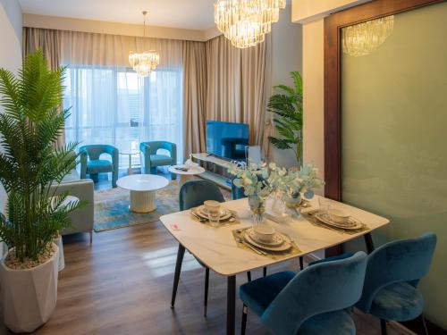 2BR Dubai Burj View Downtown Skyline with Pool, Gym, & Parking photo 3