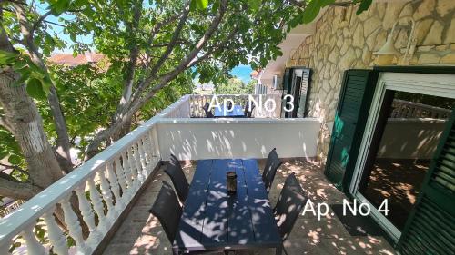 Μπαλκόνι ή βεράντα στο Ocean View Apartments