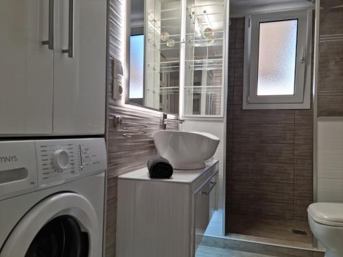 The ACROPOLIS view made for you-2BR APT // 6m walk to the metro
