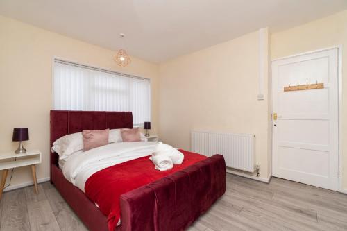 Postel nebo postele na pokoji v ubytování Bristol Place - Entire 3 Bedroom Home with Parking & Garden - Groups & Families