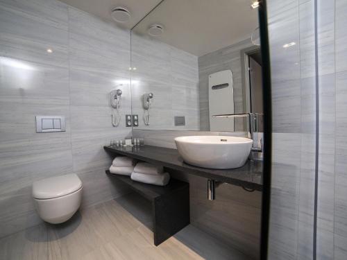 Bilik mandi di Przystań Hotel&Restaurants