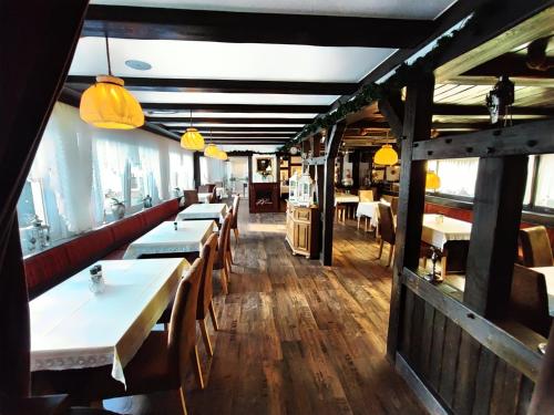 Restorāns vai citas vietas, kur ieturēt maltīti, naktsmītnē Berghotel Natura Bed & Breakfast