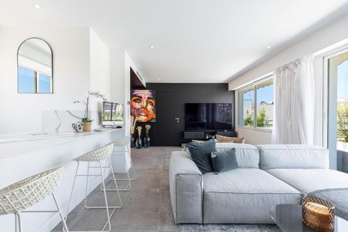 LUXURIOUS PENTHOUSE ROOFTOP MARTINEZ CROISETTE