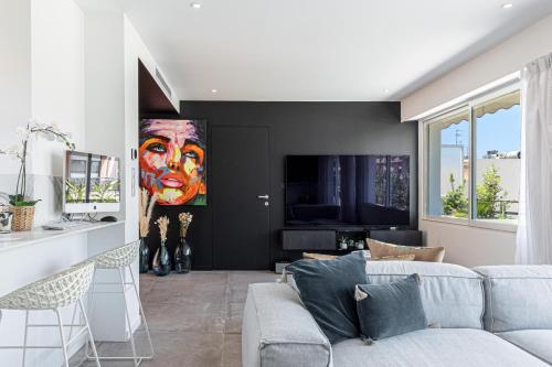 LUXURIOUS PENTHOUSE ROOFTOP MARTINEZ CROISETTE