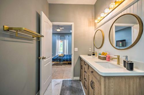 Foto de la galería de Sunny Clermont Retreat with Pool 12 Mi to Disney! en Orlando