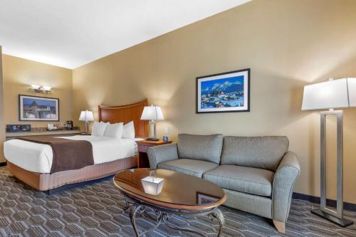 Afbeelding uit fotogalerij van Best Western Plus Swiss Chalet Hotel & Suites in Pecos
