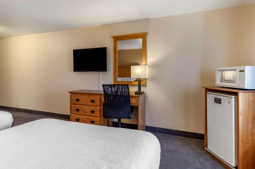 Katil atau katil-katil dalam bilik di Best Western Brighton Inn
