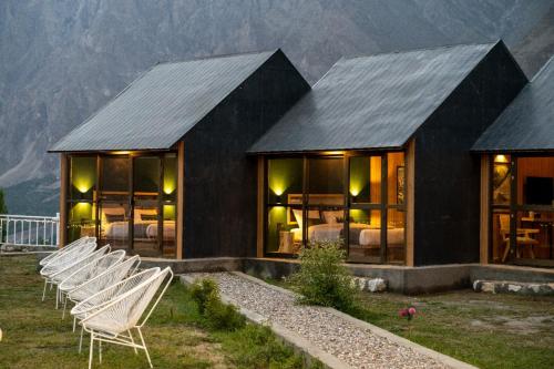 Imagen de la galería de LOKAL Rooms x Hunza (5 Peaks), en Baltit