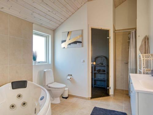 Koupelna v ubytování Holiday home Idestrup XXVI